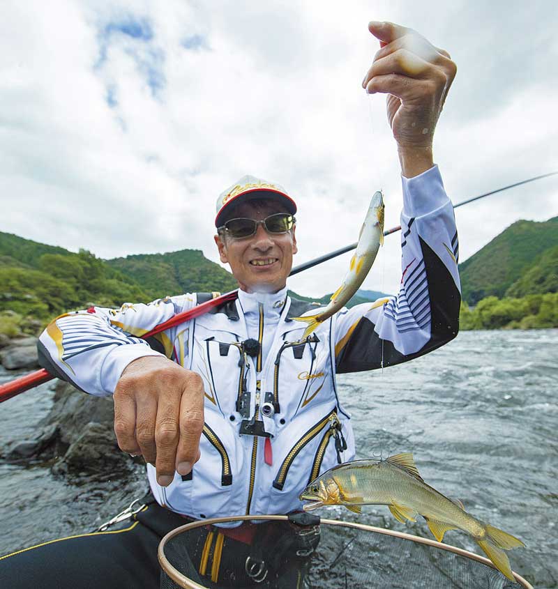 走る鮎を止め浮かせてくる粘りを実感