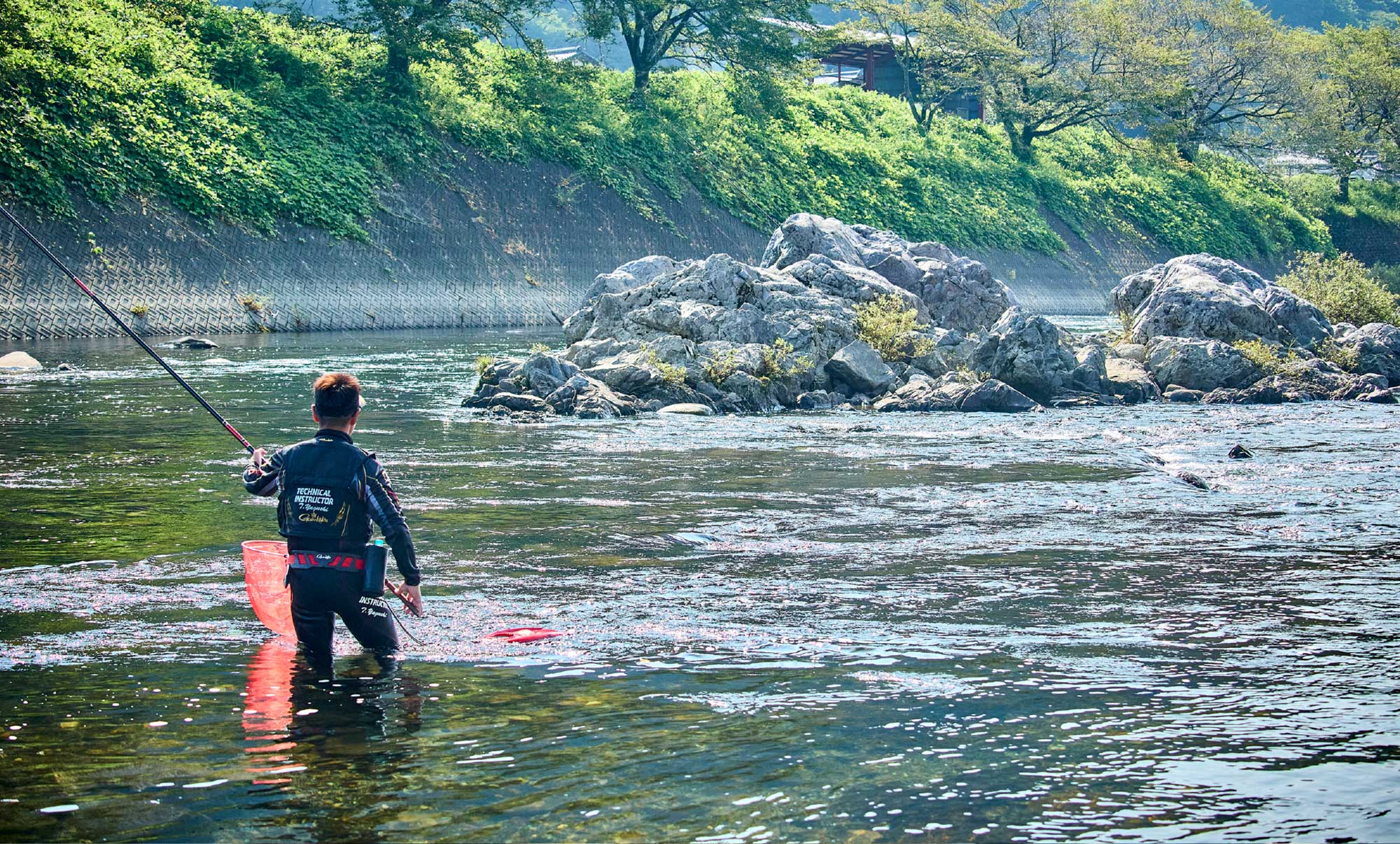 オトリの上下運動を演出する