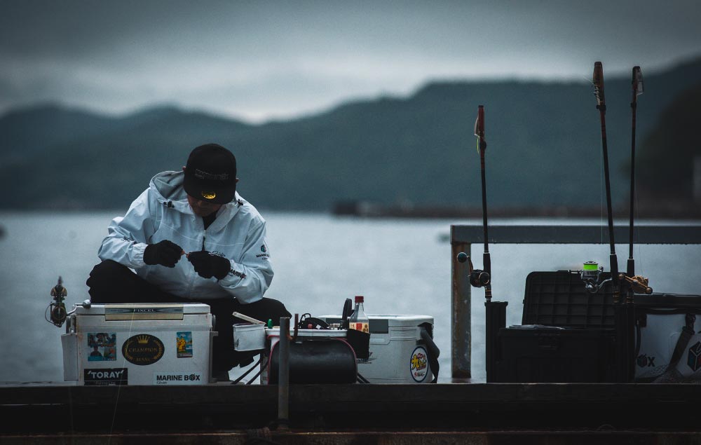 仕掛けを準備する林