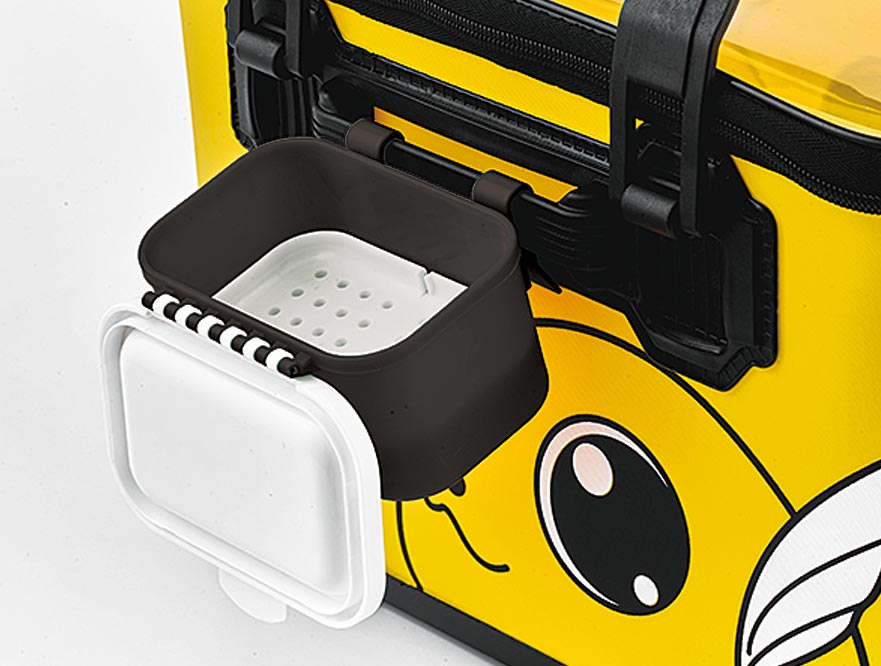 サイドにエサ箱