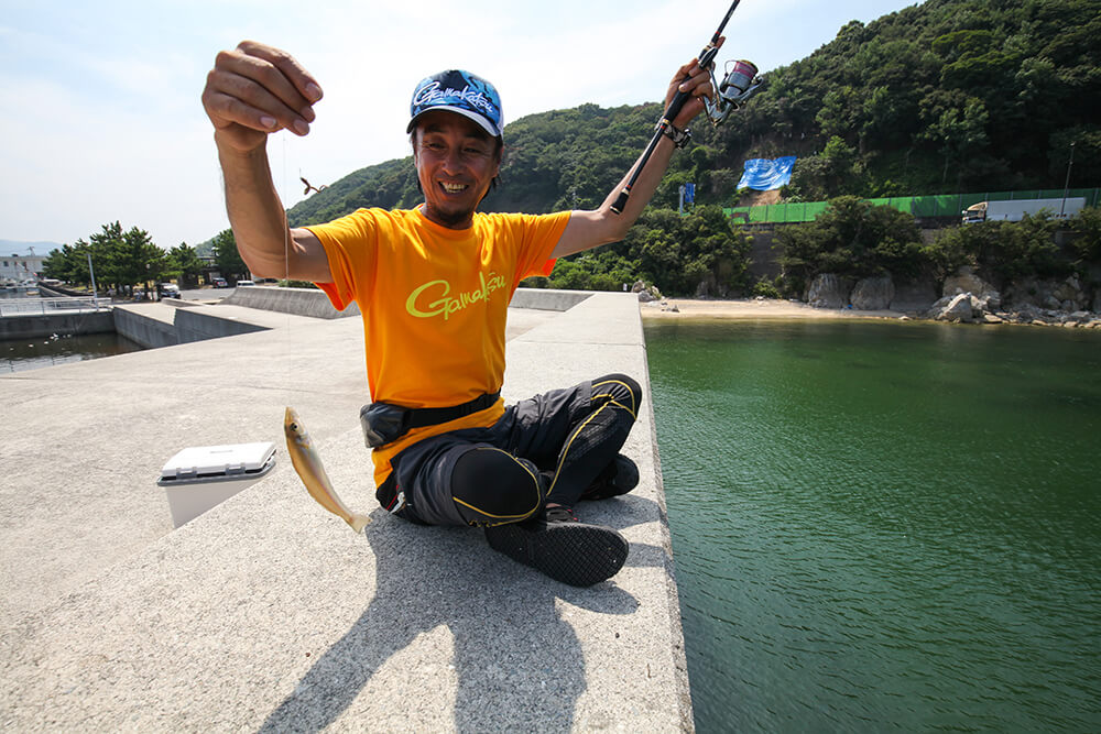 ヒットした魚を抜き上げる際は上バリに注意しましょう。