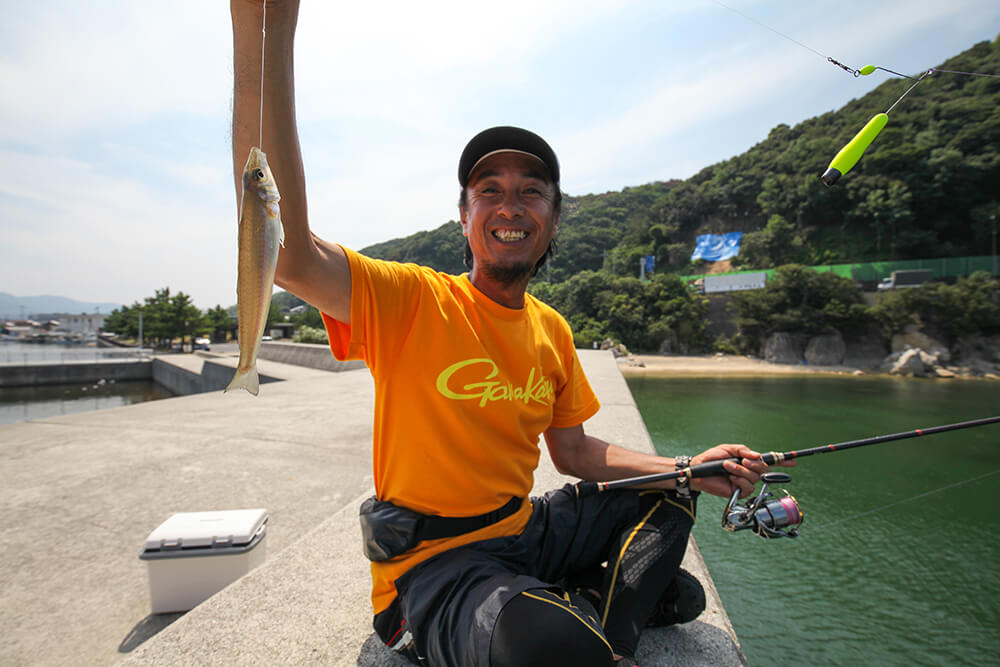 アングラーは前山智孝さん。いろいろな釣りに精通するベテランも魅了する楽しさがキス釣りにはあります。