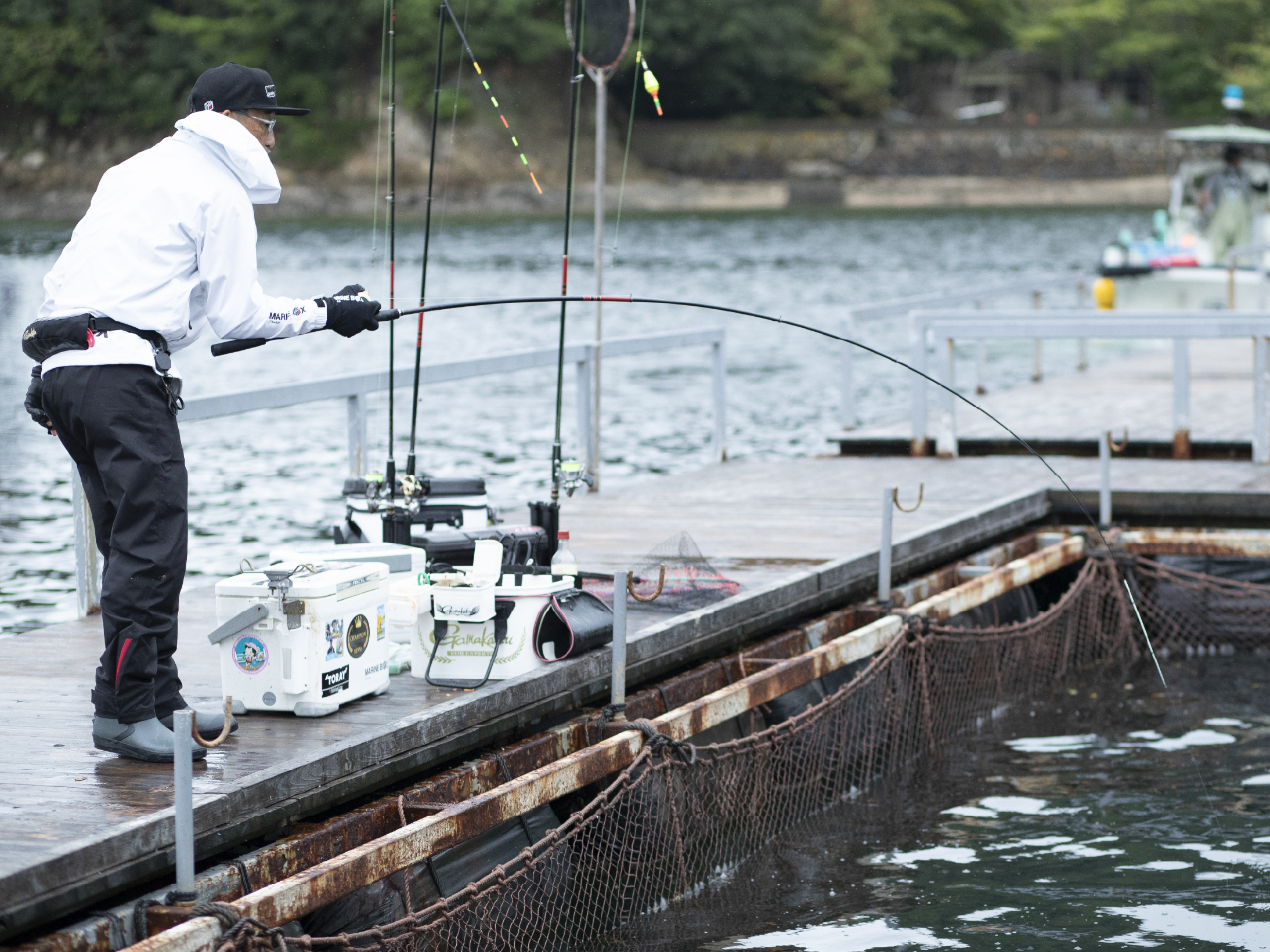 海上釣堀 コアスペック3 | がまかつ